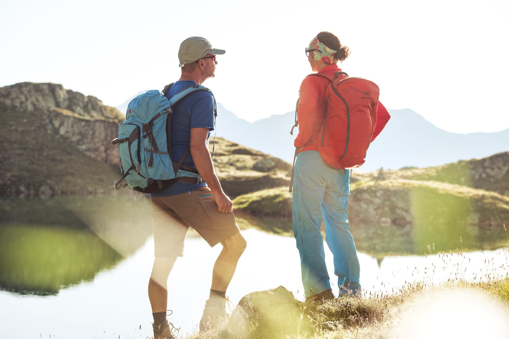 Sommerliche Wanderung zu einem Bergsee im Stubaital
